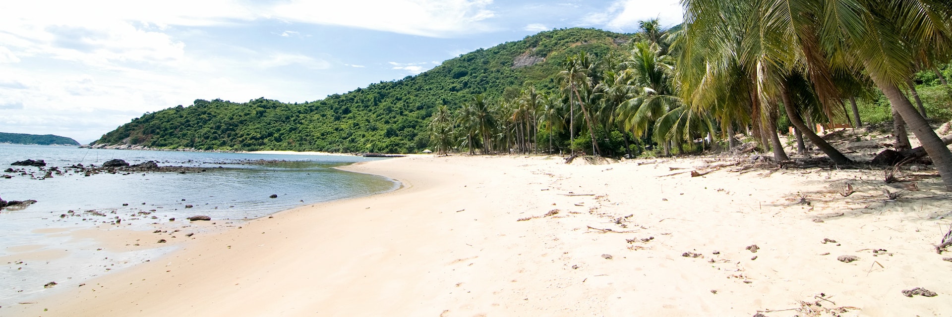 Lying 18 km offshore from Hoi An, the Cham Islands (known locally as Cu Lao Cham) feature beautiful seascapes and landscapes.